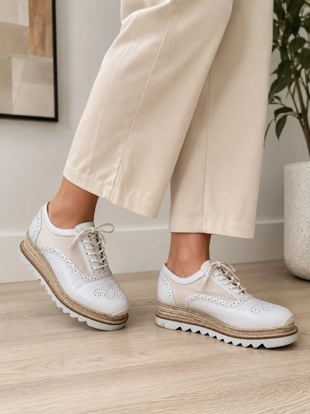 Torrid Brogue Platform Oxfords Cream Chunky Lug Sole Shoes 8.5WW